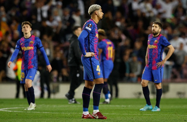 Thua sốc tại Nou Camp, Barcelona bị loại ở tứ kết Europa League