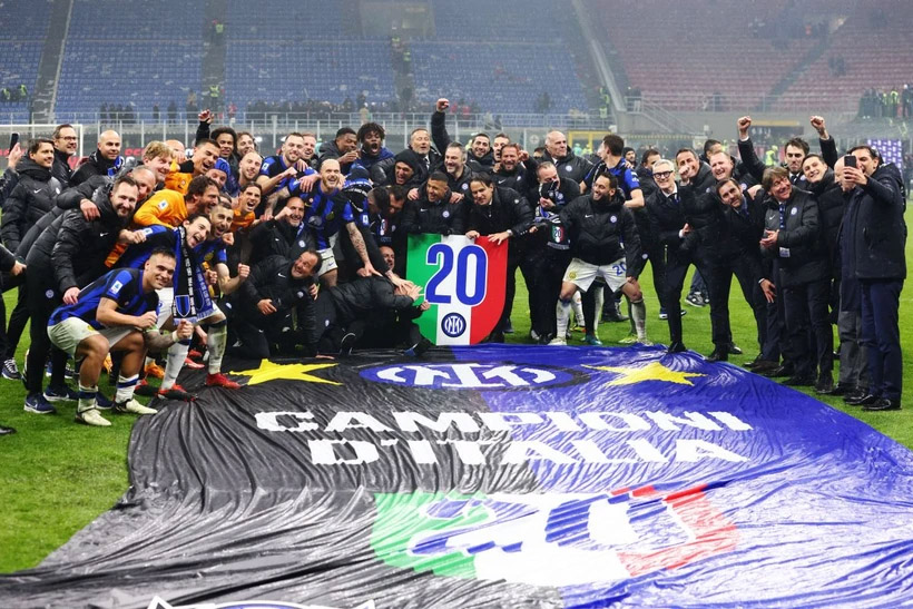 Đánh bại AC Milan, Inter giành chức vô địch Serie A sớm 5 vòng đấu