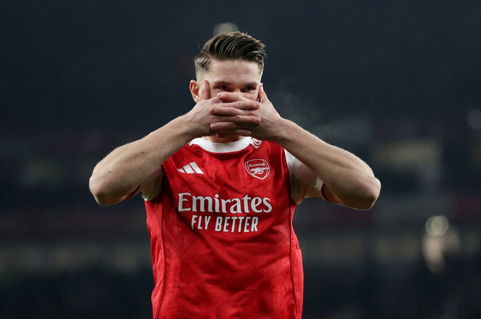 Arsenal toàn thắng ở Champions League